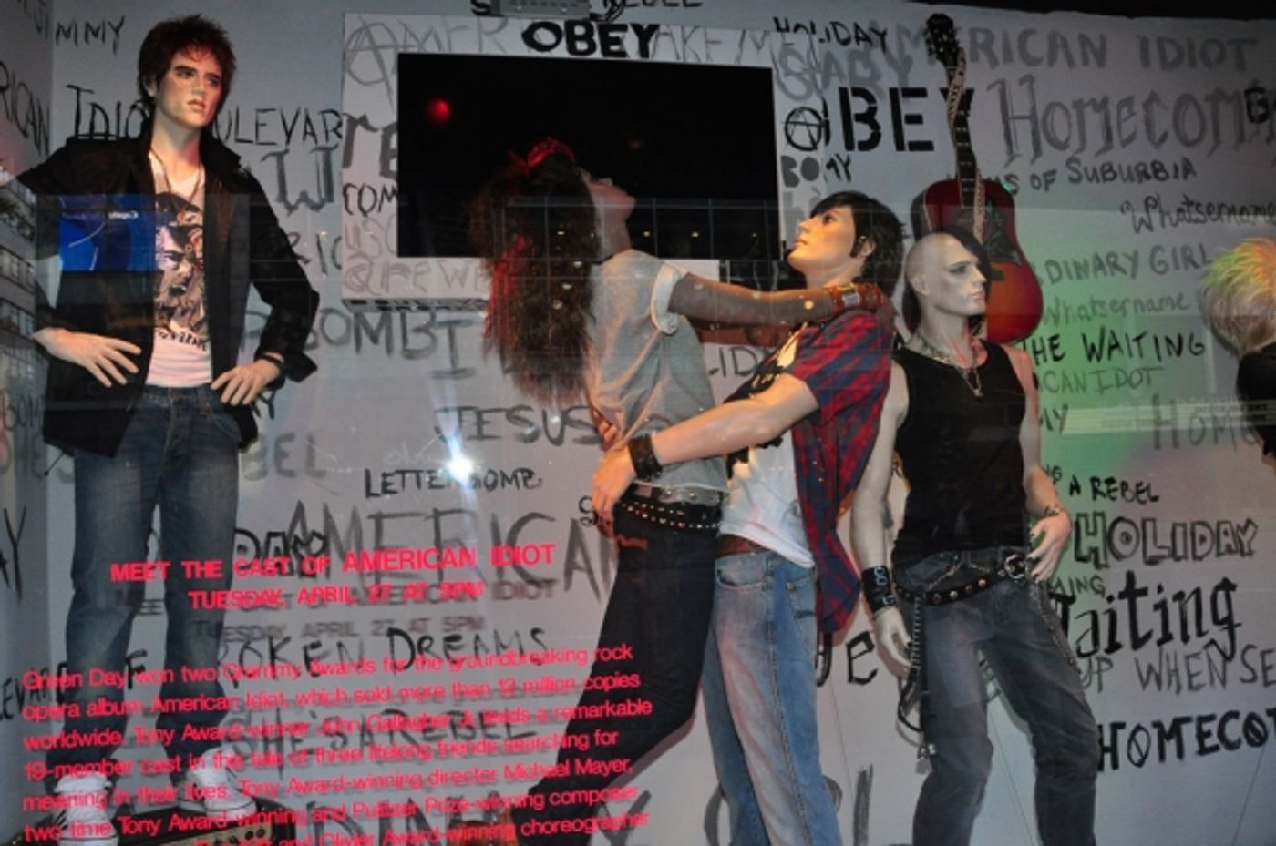 Photos: AMERICAN IDIOT Unveils IDIOT-Themed Windows at Bloomies  Image