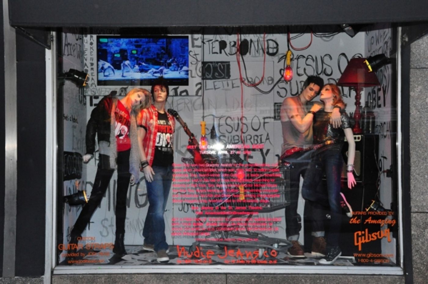 Photos: AMERICAN IDIOT Unveils IDIOT-Themed Windows at Bloomies  Image