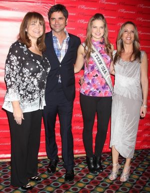 Debbie Magnusen, John Stamos, Stormi Henley and Lauren Egna Photo