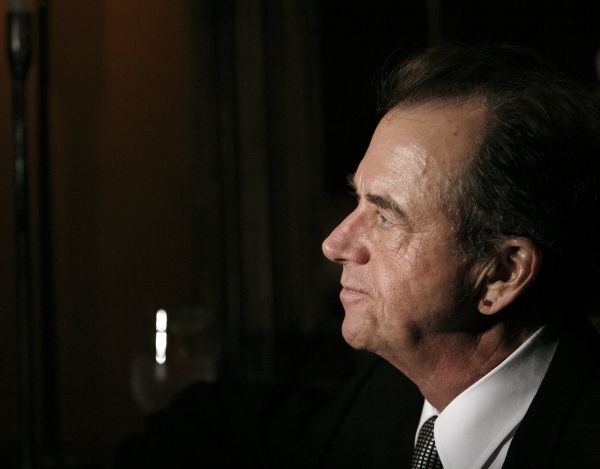 Gregory Itzin
 Photo