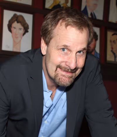 Jeff Daniels Signs his Portrait Photo