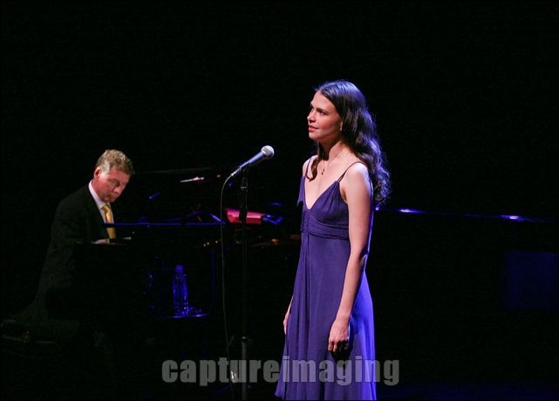 Photo Flash: CTG/Kirk Douglas Theatre Hosts An Evening With Sutton Foster — photo 9 of 21
