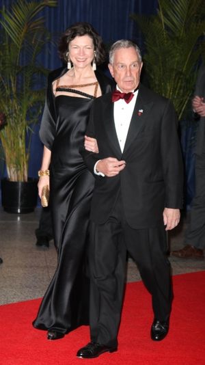 Diana Taylor & Mayor Michael Bloomberg Photo