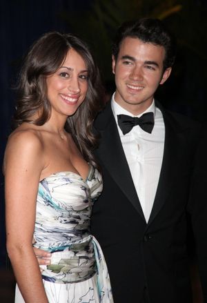 Danielle Deleasa & Kevin Jonas Photo