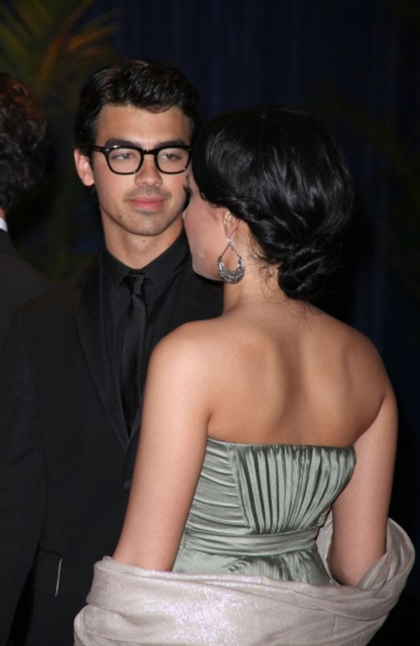 Joe Jonas & Demi Lovato Photo