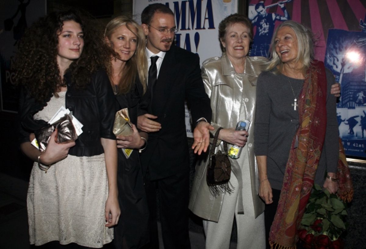 2007 Daisy Bevan, her mom Joely Richardson, Carlo Gabriel Nero, Lynn Redgrave at 