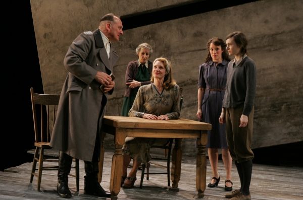 Zach Grenier, Patricia Conolly, Lisa Emery, Samantha Soule, Libby Woodbridge Photo