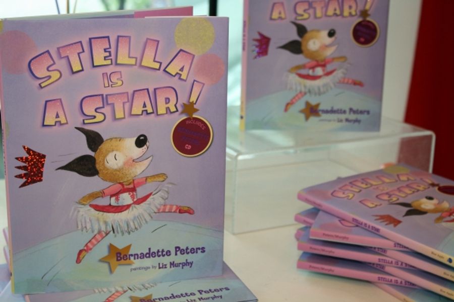 Photo Coverage: Bernadette Peters' 'Stella Is A Star' Book Signing Image