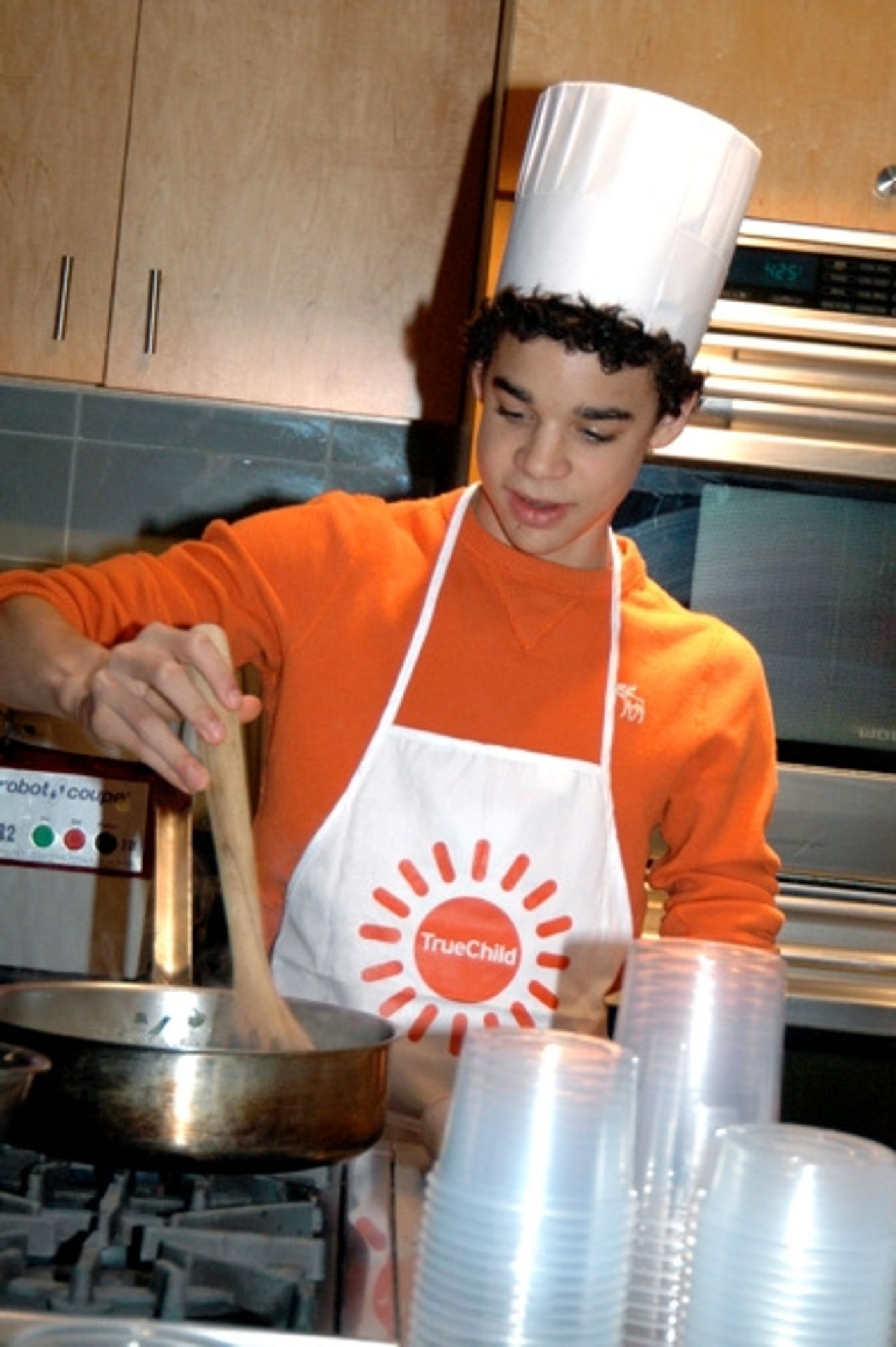 Photo Coverage: Kulish, Alvarez, & Kowalik Reunite for BILLY ELLIOT Celebrity Cook-Off  Image
