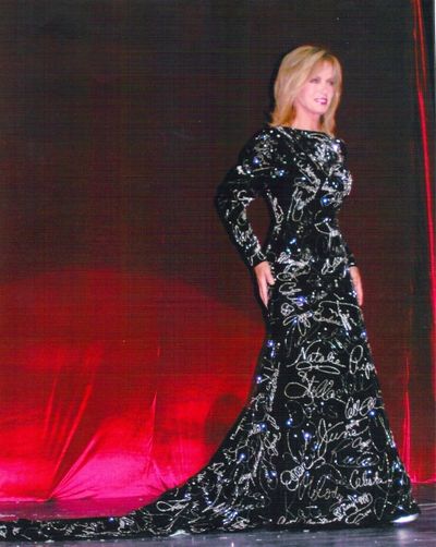 Donna Mills wearing the Gown at Paramount Studios premiere in 2009 Photo
