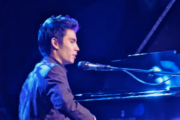 Sam Tsui Photo