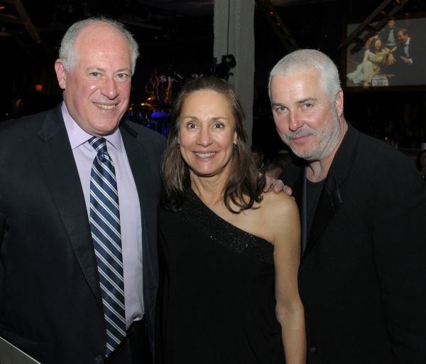  Illinois Governor Pat Quinn with Steppenwolf ensemble members Laurie Metcalf and Wil Photo
