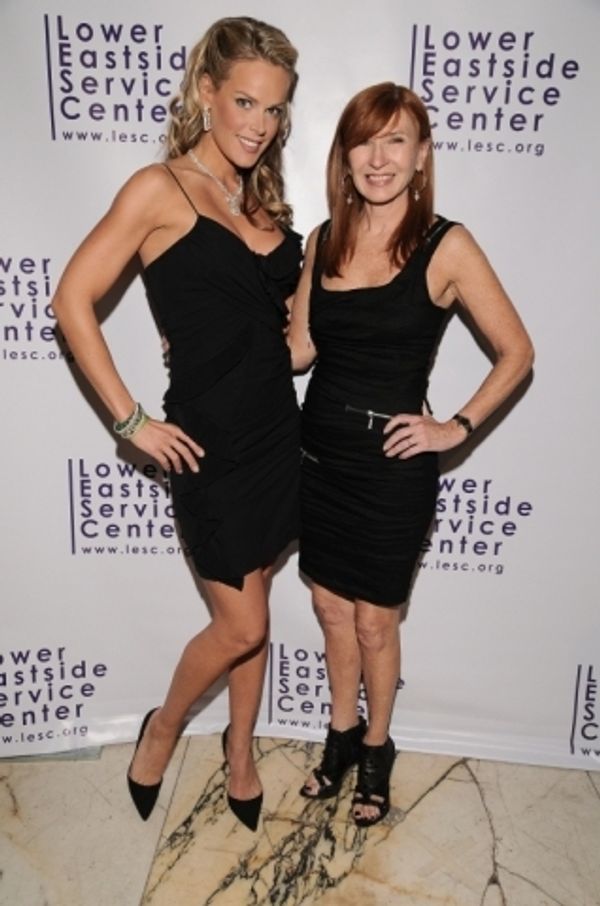 Heidi Albertsen and designer Nicole Miller Photo