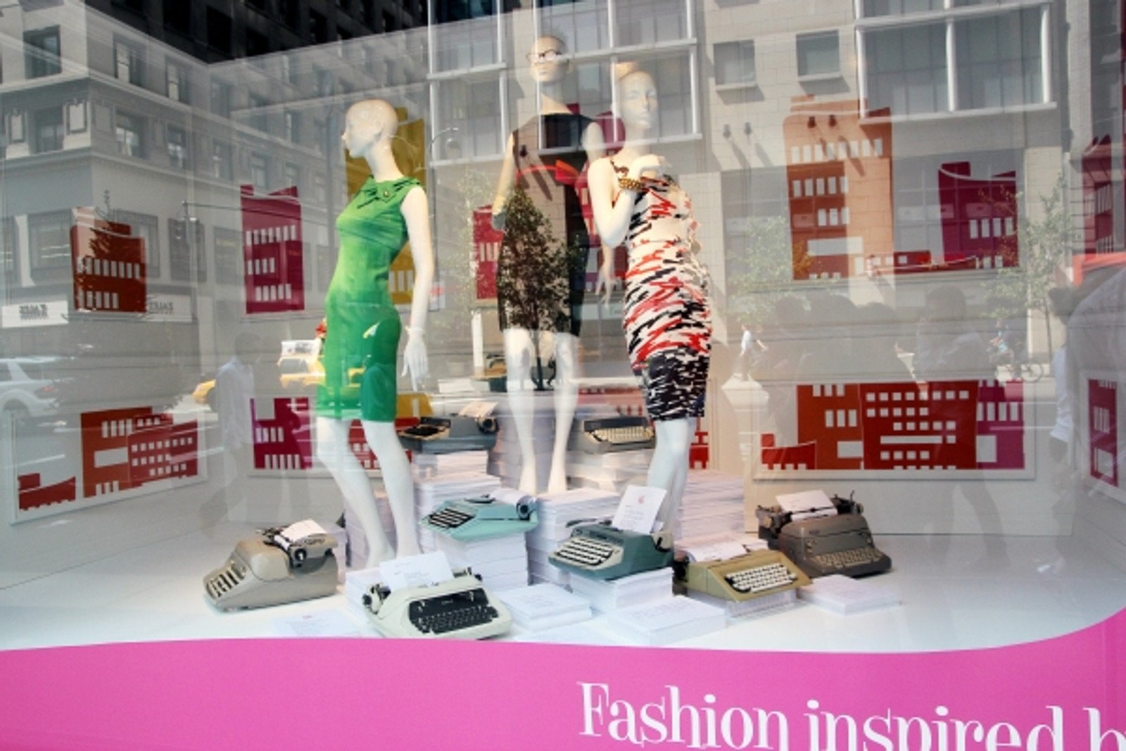 Photo Coverage: Lord & Taylor Unveils PROMISES, PROMISES Window Displays — photo 21 of 22
