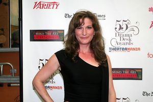 Ana Gasteyer Photo