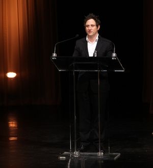 Santino Fontana
 Photo