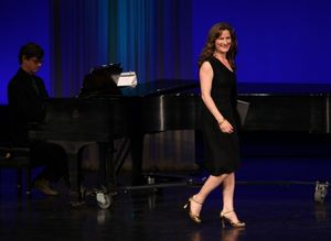 Ana Gasteyer Photo