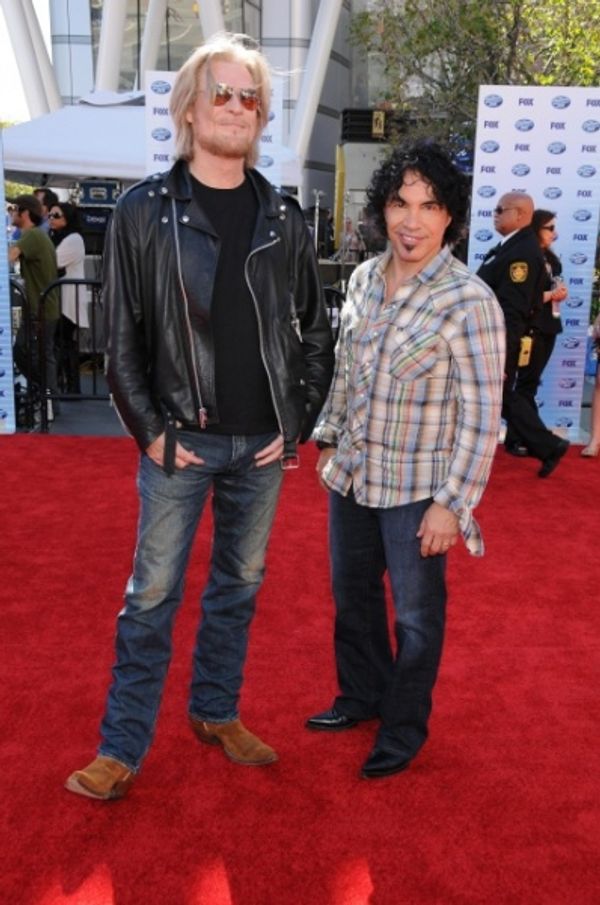 Darryl Hall and John Oates Photo