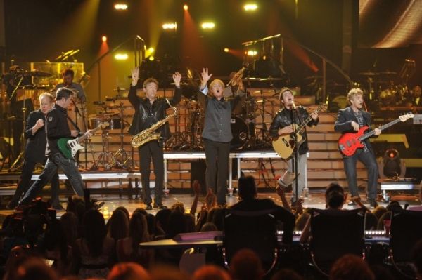 Photo Coverage: American Idol Finale On Stage! — photo 21 of 24