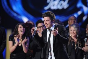 Lee DeWyze Celebrates Win Photo