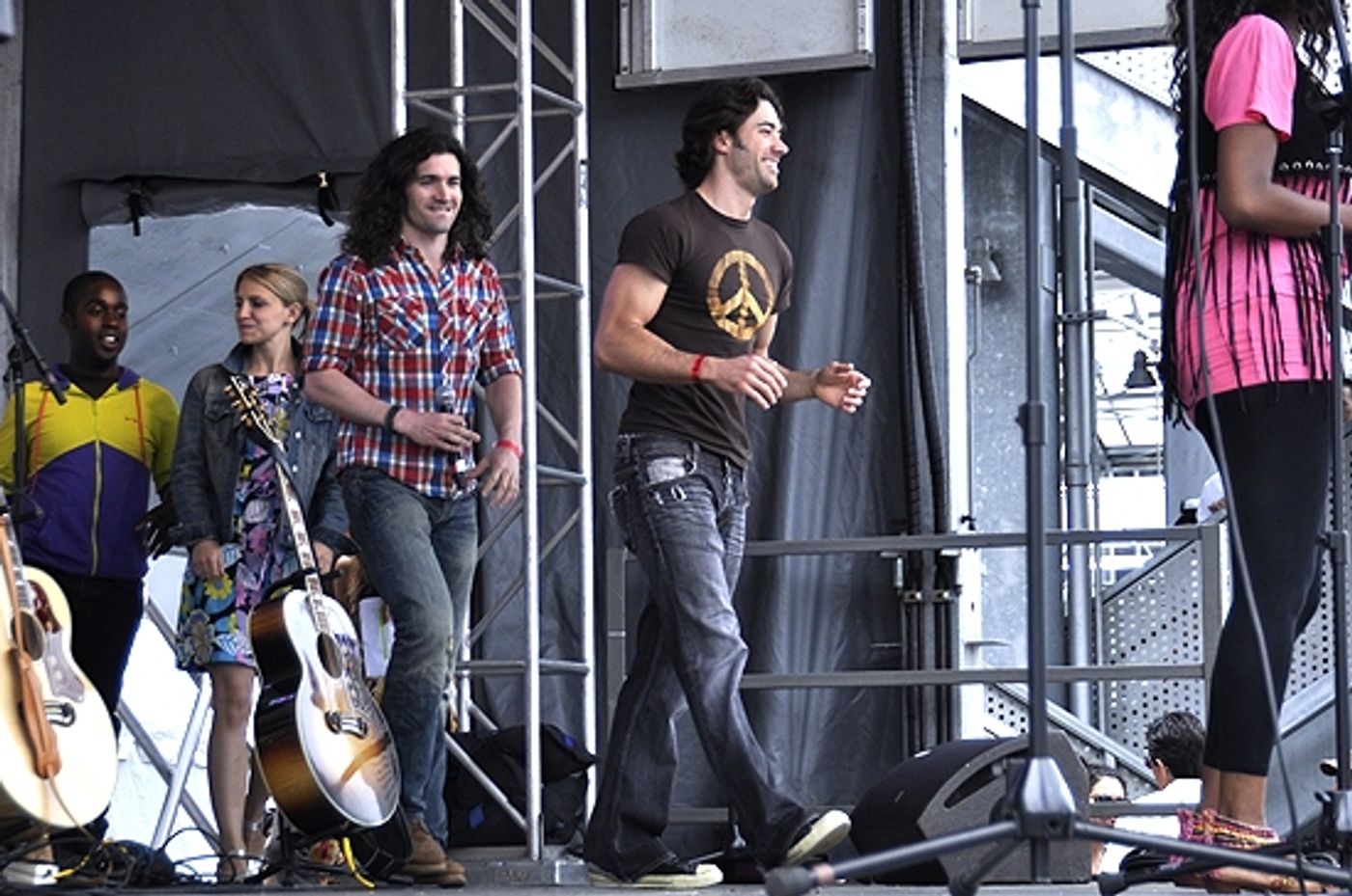 Photo Coverage: Broadway Stars Entertain Troops for Fleet Week!  Image