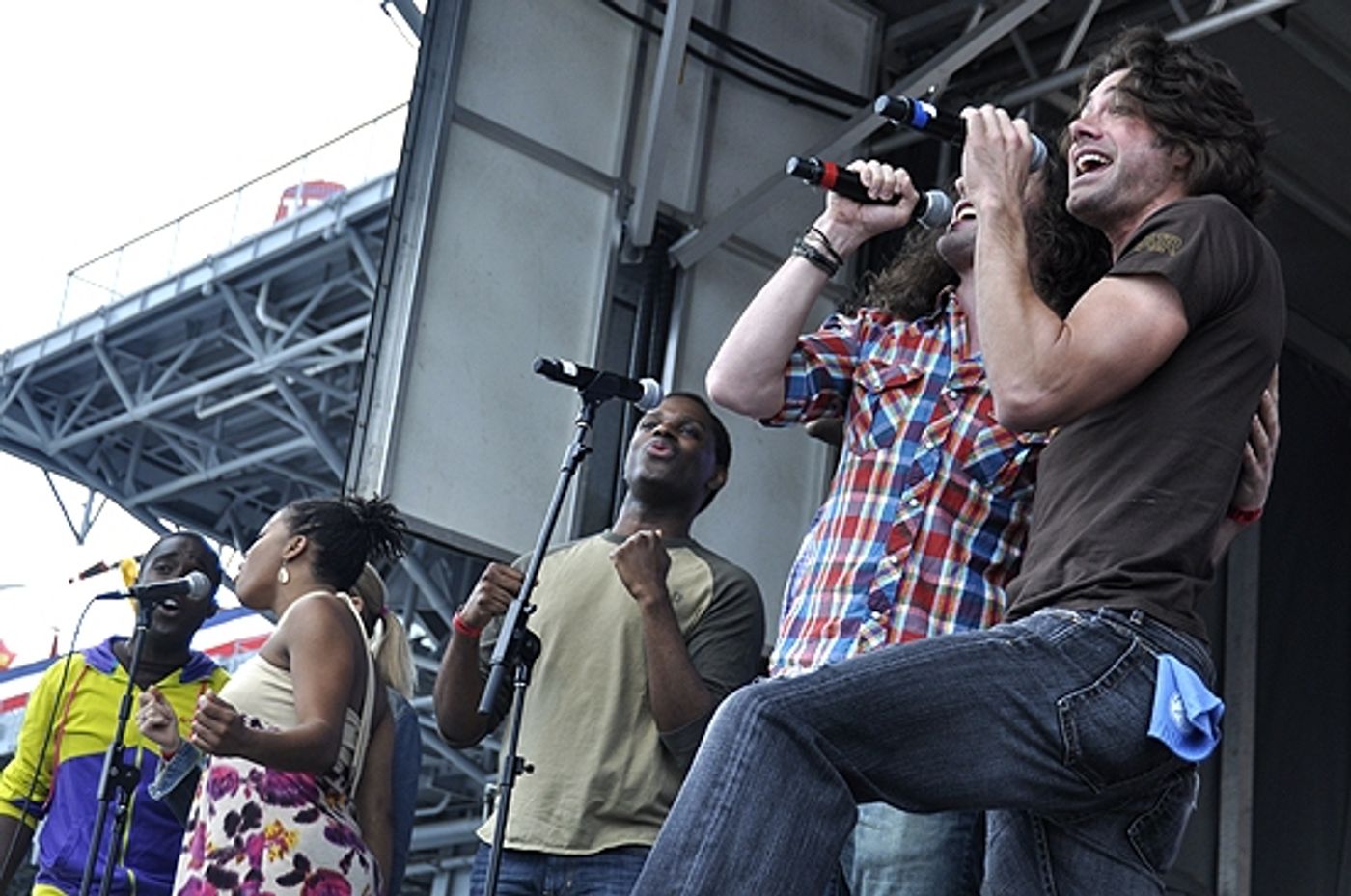 Photo Coverage: Broadway Stars Entertain Troops for Fleet Week!  Image
