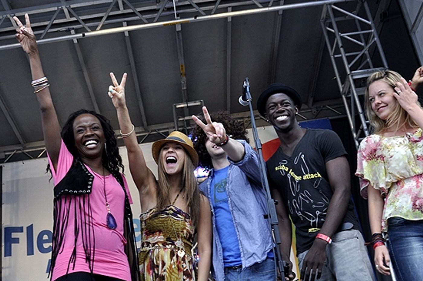 Photo Coverage: Broadway Stars Entertain Troops for Fleet Week!  Image