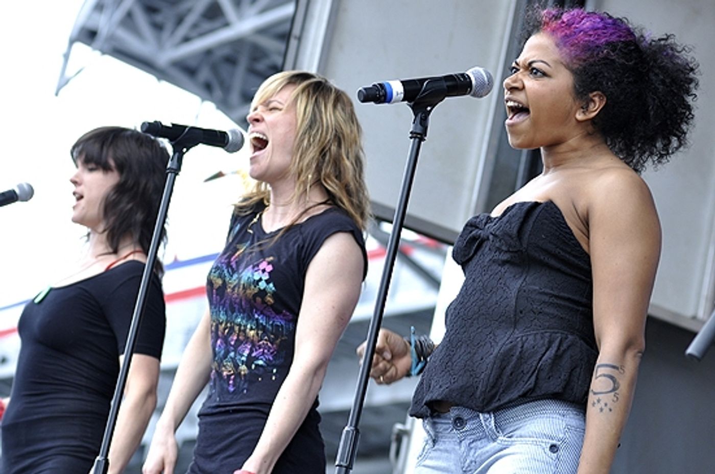 Photo Coverage: Broadway Stars Entertain Troops for Fleet Week!  Image