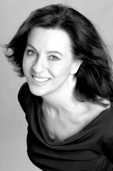 Rebecca Caine Photo