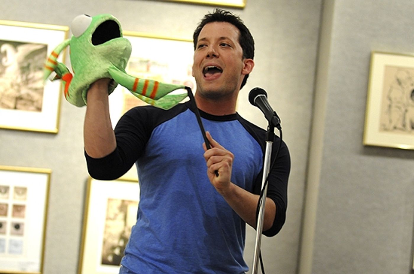 Photo Coverage: John Tartaglia and ImaginOcean Appear at Books of Wonder  Image