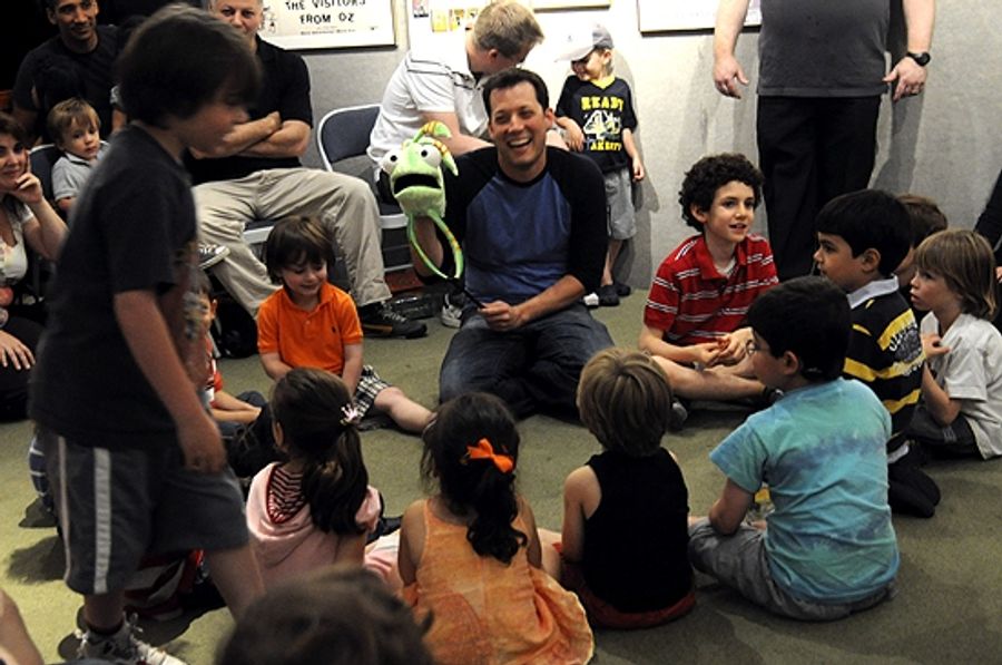 Photo Coverage: John Tartaglia and ImaginOcean Appear at Books of Wonder Image