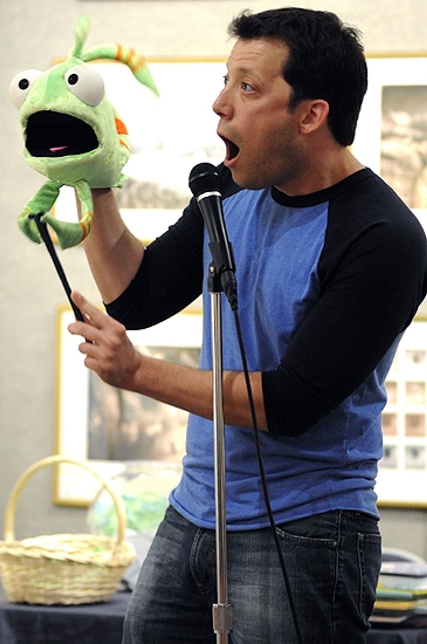 Photo Coverage: John Tartaglia and ImaginOcean Appear at Books of Wonder  Image