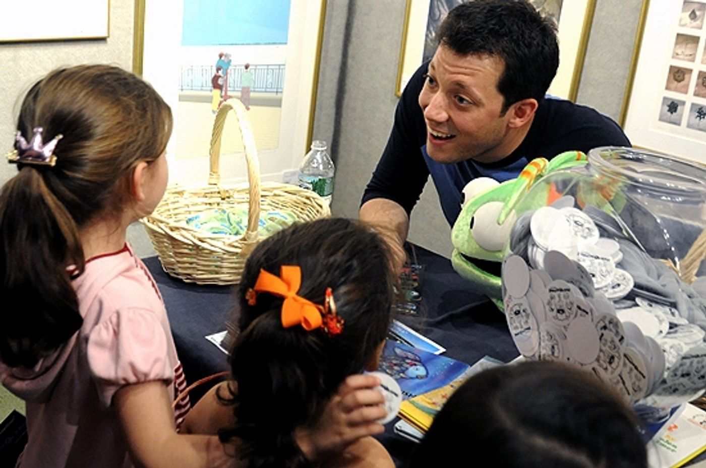 Photo Coverage: John Tartaglia and ImaginOcean Appear at Books of Wonder  Image