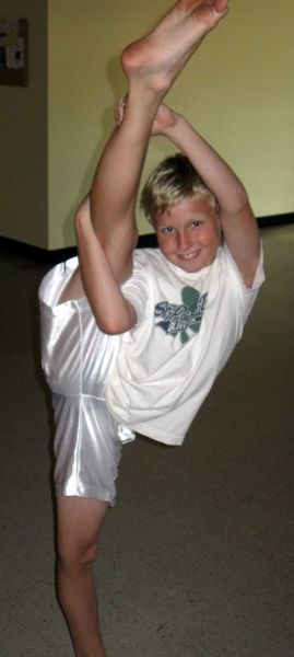 Photo Coverage: Auditions for Billy Elliot Draw from Far and Wide — photo 7 of 10