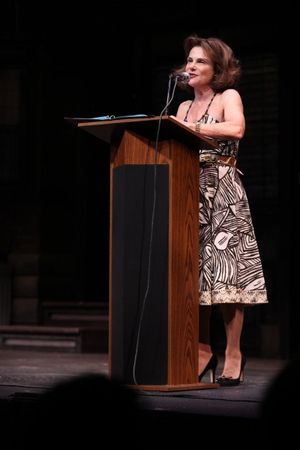 Tovah Feldshuh Photo