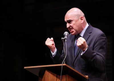 Alfred Molina Photo