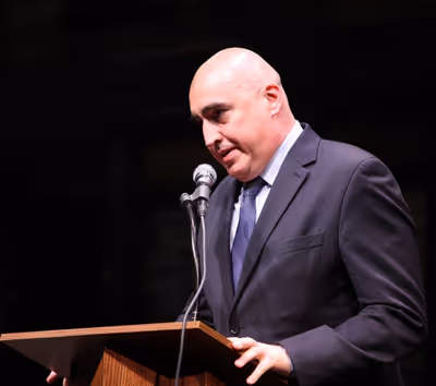 Alfred Molina Photo