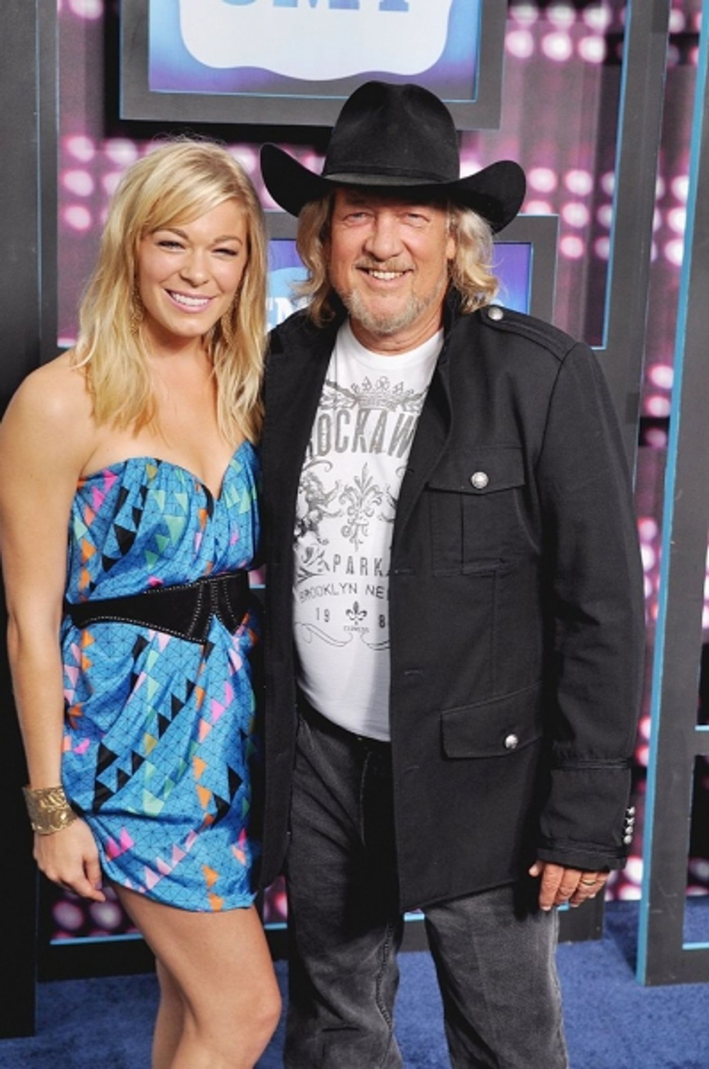 Photo Coverage: CMT Awards Red Carpet Arrivals!  Image