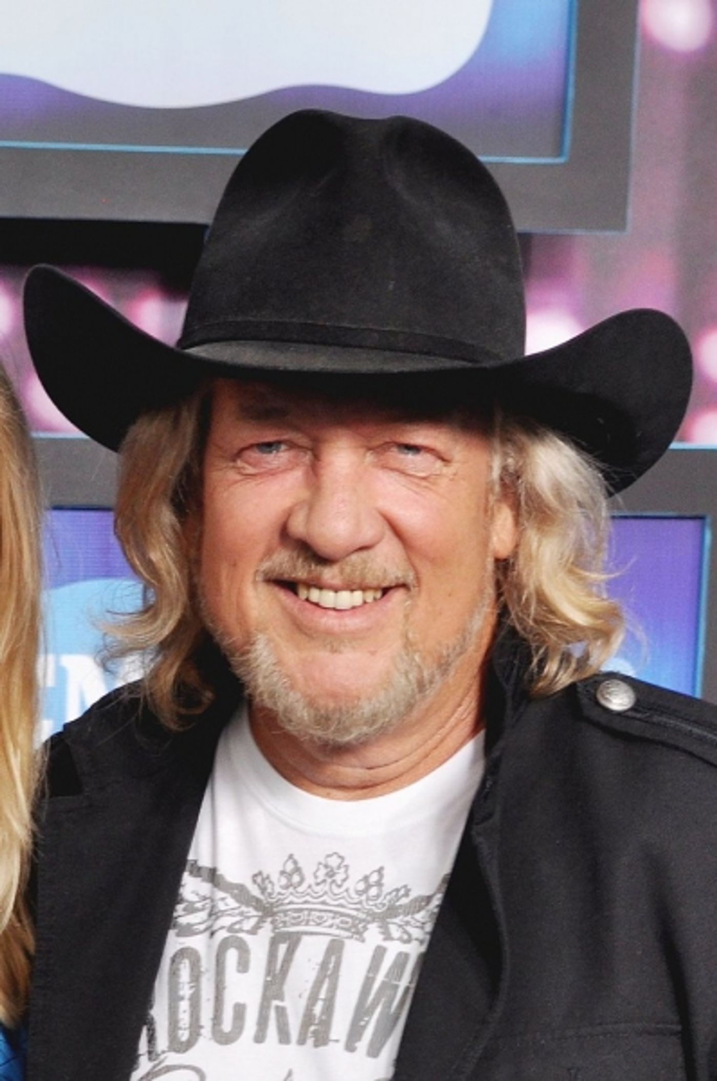Photo Coverage: CMT Awards Red Carpet Arrivals!  Image