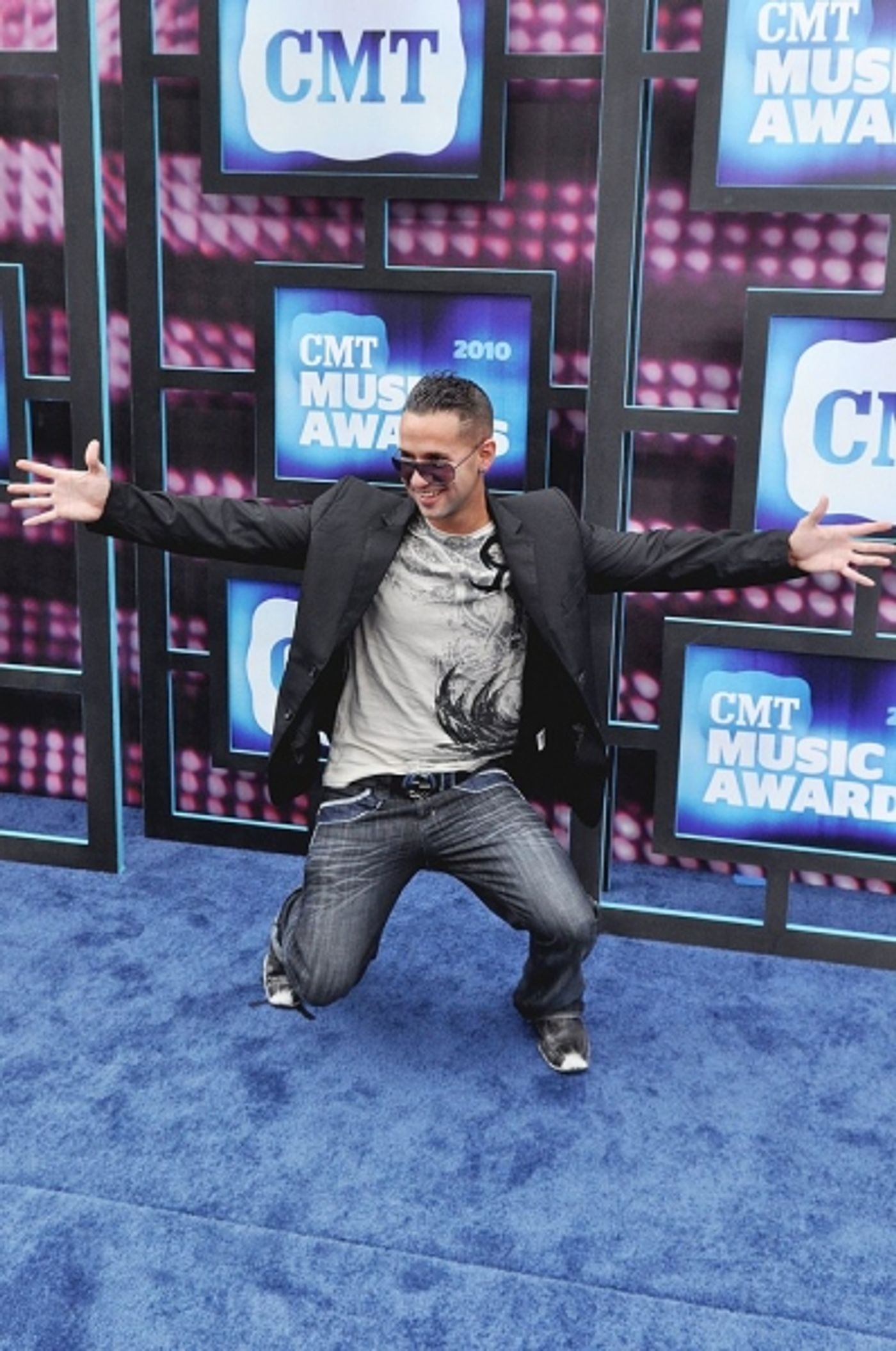 Photo Coverage: CMT Awards Red Carpet Arrivals!  Image