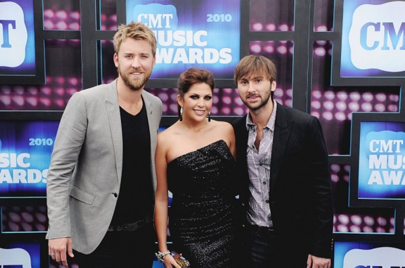 Photo Coverage: CMT Awards Red Carpet Arrivals!  Image