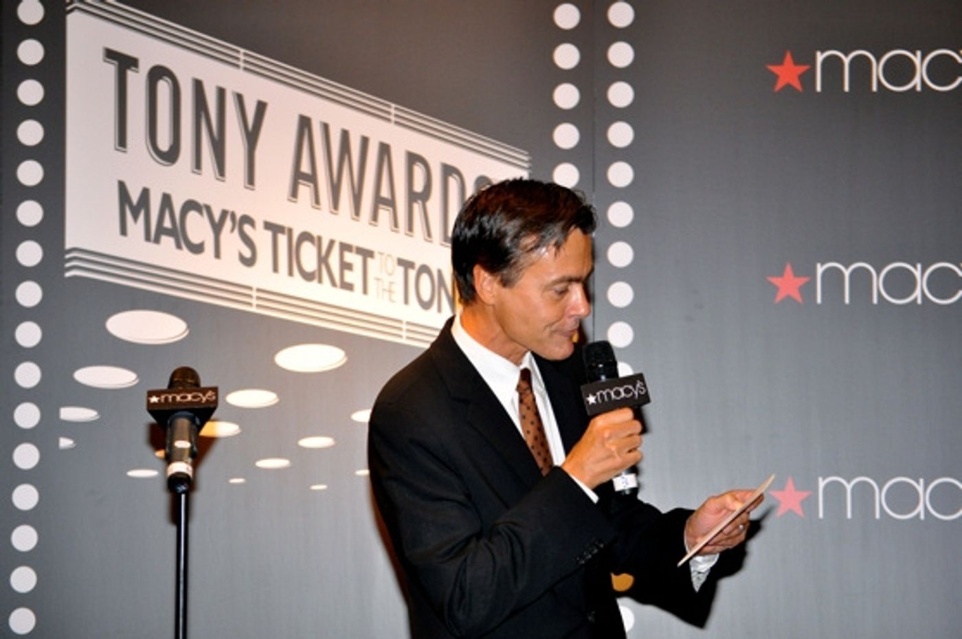 Photo Coverage: Macy's 'Sing For Your Tony Tickets' Finals  Image