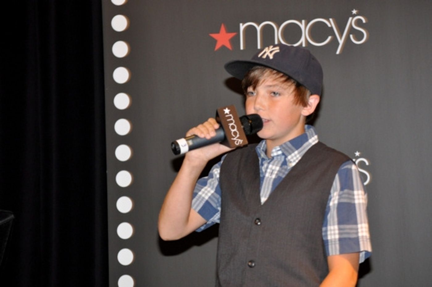Photo Coverage: Macy's 'Sing For Your Tony Tickets' Finals  Image