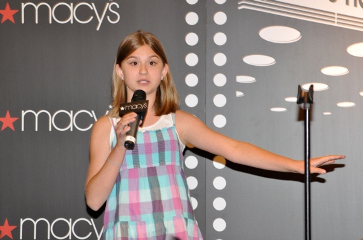 Photo Coverage: Macy's 'Sing For Your Tony Tickets' Finals  Image