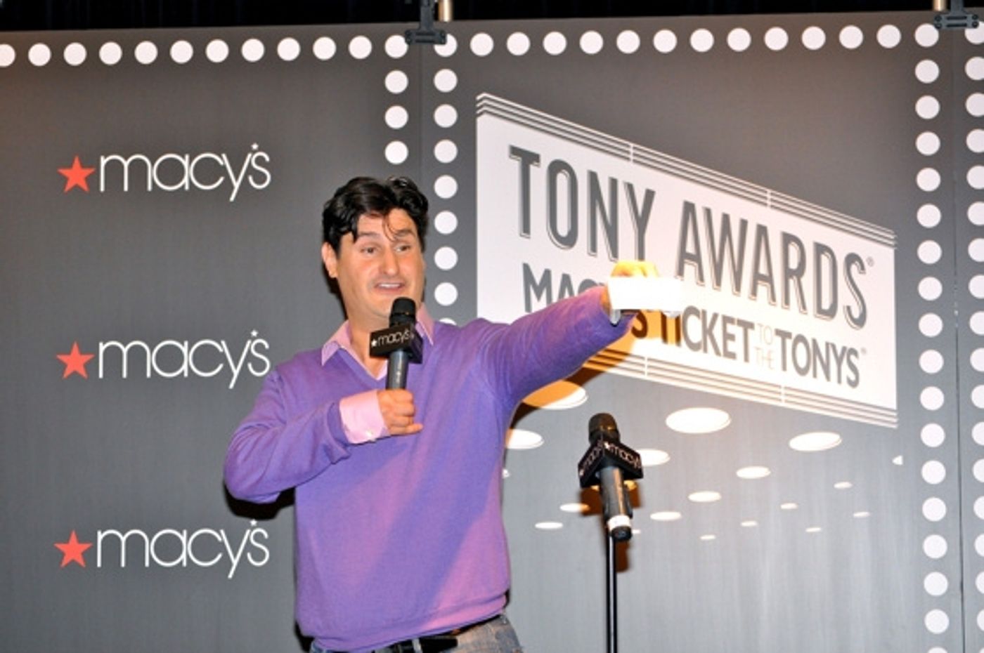 Photo Coverage: Macy's 'Sing For Your Tony Tickets' Finals  Image