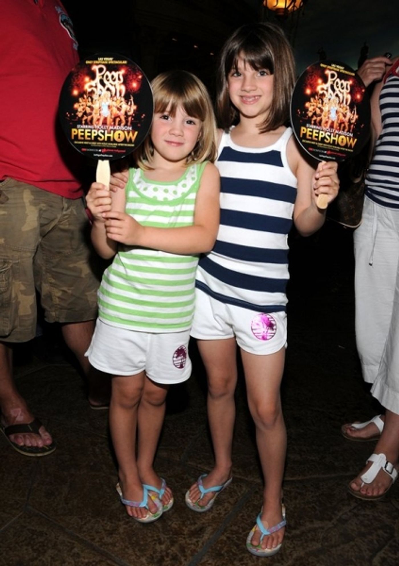 Photo Coverage: Holly Madison Sells Tix to PEEPSHOW for Animal Foundation  Image