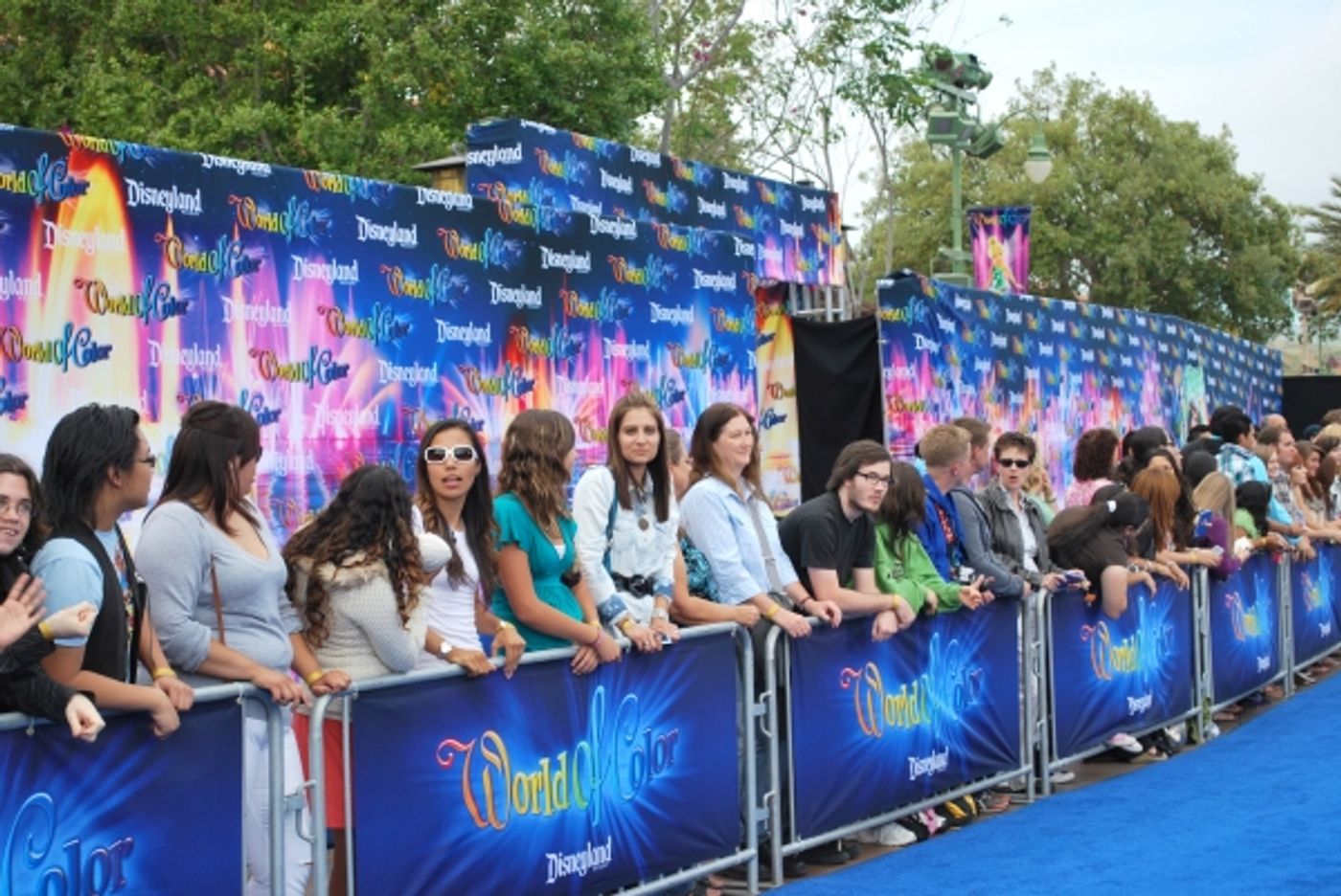 Photo Coverage: On the 'Blue Carpet' for Disney's WORLD OF COLOR  Image