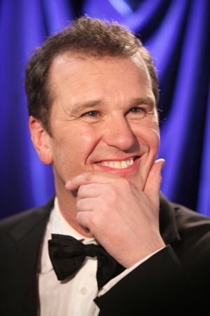 Douglas Hodge Photo