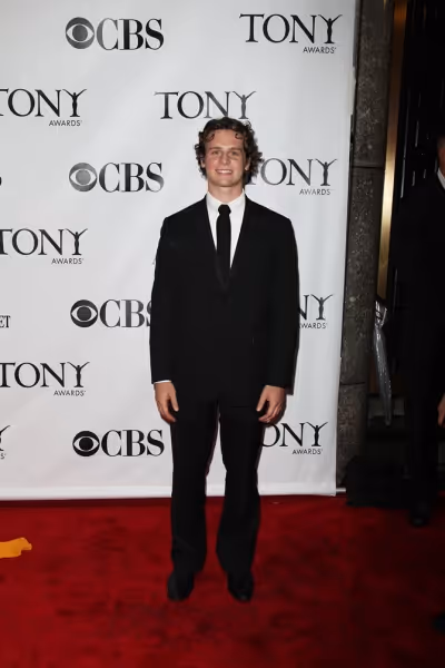 Jonathan Groff Photo