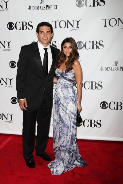 NY Jets' Mark Sanchez and Jamie-Lynn Sigler Photo